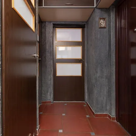 Apartment Starej Basni By Renters *